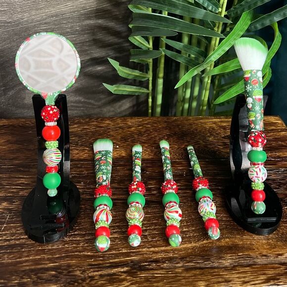 Christmas Grinch Themed Hand-Made Five Custom Beaded Makeup Brushes and Mirror. - Picture 6 of 6